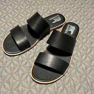 Sorel Sandals 9.5 (Runs small)